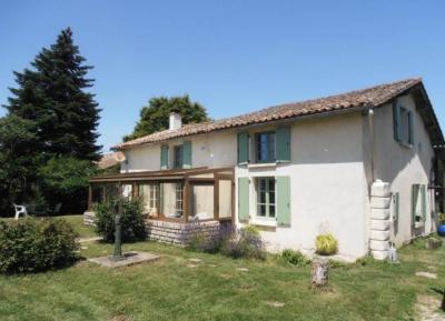 &#8364;164800 - Lovely Detached 2 Bedroomed Character Property With A Mature Garden