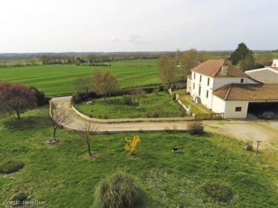 &#8364;199950 - Open Views : Detached \"maison De Maitre\" With Large Garden And Outbuildings