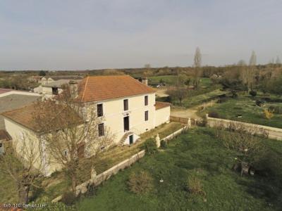 &#8364;199950 - Open Views : Detached \"maison De Maitre\" With Large Garden And Outbuildings