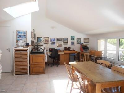 &#8364;350000 - Superb Detached Property With Pool And Gite