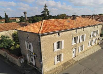 €265000 - Beautiful Village House With Lovely Exterior And Outbuildings