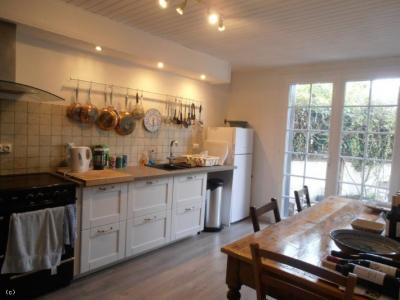 &#8364;159500 - Pretty 4 Bedroomed Cottage Near Civray