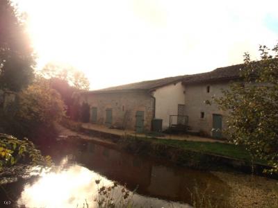 &#8364;315790 - Beautiful Detached 4 Bedroomed Stone Property