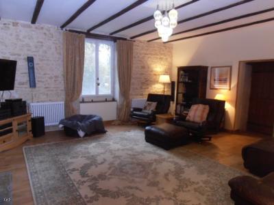 &#8364;315790 - Beautiful Detached 4 Bedroomed Stone Property