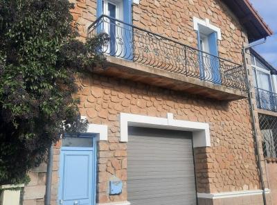 Comfortably Renovated Winegrower House With 128 M2 Of Living Space, Terrace And Very Pleasant Courty