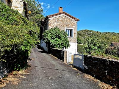 Charming Stone House With 5 Bedrooms On A 580 M2 Plot With Delightful Terrace With Views