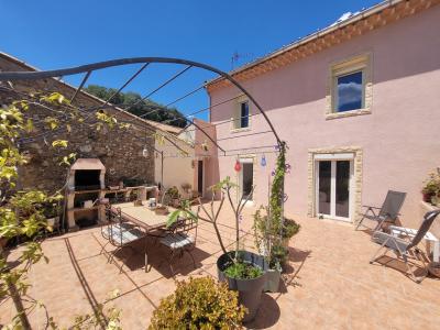 Former Wine-growing Estate With 135 M2 Living Space, Garage, Barn, Terrace, Courtyard And Garden Of