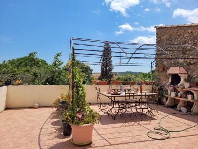 Former Wine-growing Estate With 135 M2 Living Space, Garage, Barn, Terrace, Courtyard And Garden Of