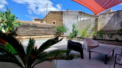 Charming Winegrower\'s House, Fully Renovated, With 182 M2 Of Living Space Offering 3 Bedrooms, Gara