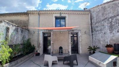 Charming Winegrower\'s House, Fully Renovated, With 182 M2 Of Living Space Offering 3 Bedrooms, Gara