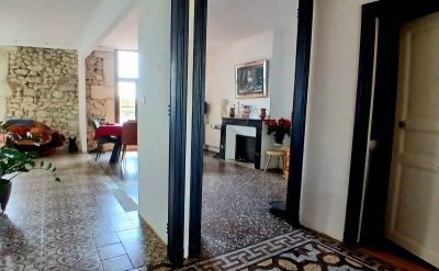 Charming Winegrower\'s House, Fully Renovated, With 182 M2 Of Living Space Offering 3 Bedrooms, Gara
