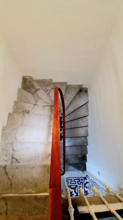 Charming Winegrower\'s House, Fully Renovated, With 182 M2 Of Living Space Offering 3 Bedrooms, Gara