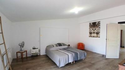 Charming Winegrower\'s House, Fully Renovated, With 182 M2 Of Living Space Offering 3 Bedrooms, Gara