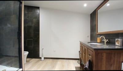 Charming Winegrower\'s House, Fully Renovated, With 182 M2 Of Living Space Offering 3 Bedrooms, Gara