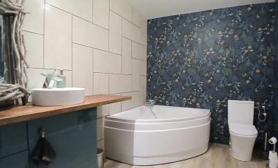 Charming Winegrower\'s House, Fully Renovated, With 182 M2 Of Living Space Offering 3 Bedrooms, Gara
