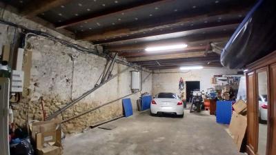 Charming Winegrower\'s House, Fully Renovated, With 182 M2 Of Living Space Offering 3 Bedrooms, Gara