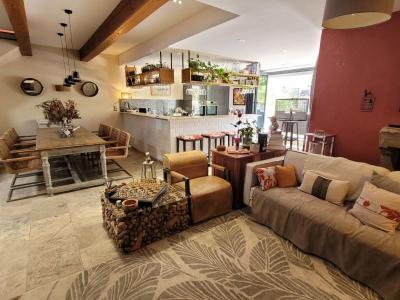 Authentic Stone Barn With 150 M2 Of Living Space, Renovated With Charm And High-end Amenities.