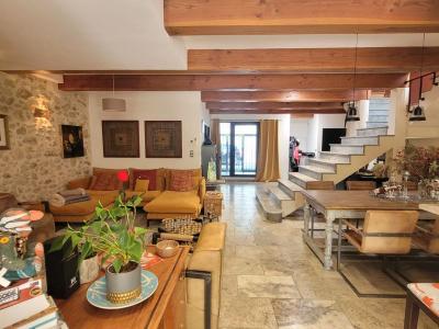 Authentic Stone Barn With 150 M2 Of Living Space, Renovated With Charm And High-end Amenities.