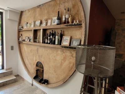 Authentic Stone Barn With 150 M2 Of Living Space, Renovated With Charm And High-end Amenities.