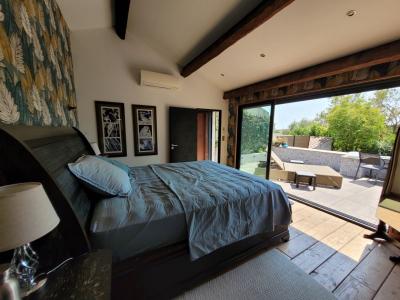Authentic Stone Barn With 150 M2 Of Living Space, Renovated With Charm And High-end Amenities.