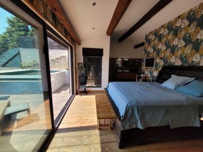 Authentic Stone Barn With 150 M2 Of Living Space, Renovated With Charm And High-end Amenities.