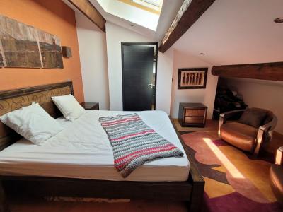 Authentic Stone Barn With 150 M2 Of Living Space, Renovated With Charm And High-end Amenities.