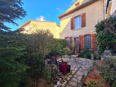 Pleasant Set Of 2 Village Houses Offering Main House Of 180 M2, Independent Gite Of 50 M2, Garage An