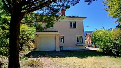 Charming Character House In Art Deco Style With 4 Bedrooms, Veranda, Terrace And Garage On A 511 M2