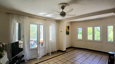 Charming Character House In Art Deco Style With 4 Bedrooms, Veranda, Terrace And Garage On A 511 M2
