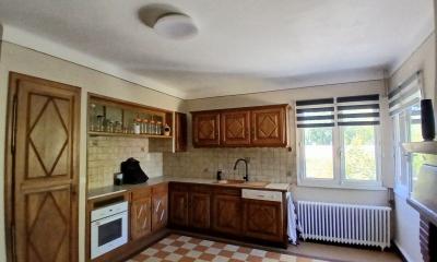 Charming Character House In Art Deco Style With 4 Bedrooms, Veranda, Terrace And Garage On A 511 M2
