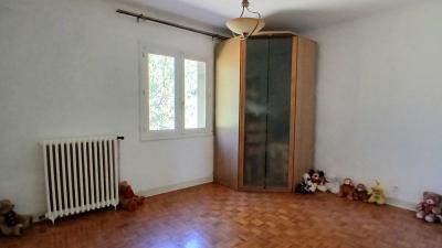 Charming Character House In Art Deco Style With 4 Bedrooms, Veranda, Terrace And Garage On A 511 M2
