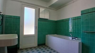 Charming Character House In Art Deco Style With 4 Bedrooms, Veranda, Terrace And Garage On A 511 M2