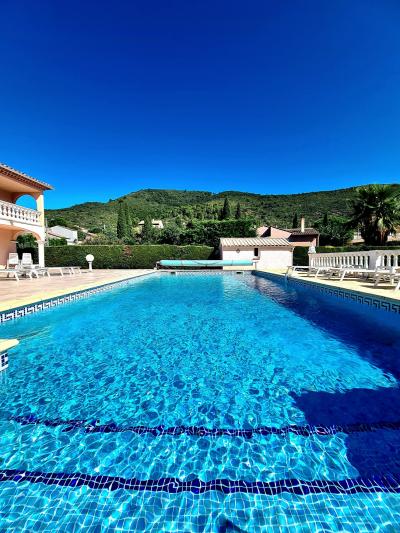 Beautiful Villa With 248 M2 Of Living Space Offering 7 Bedrooms On A 2165 M2 Plot With Pool And View