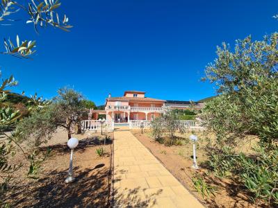 Beautiful Villa With 248 M2 Of Living Space Offering 7 Bedrooms On A 2165 M2 Plot With Pool And View