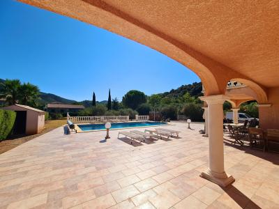 Beautiful Villa With 248 M2 Of Living Space Offering 7 Bedrooms On A 2165 M2 Plot With Pool And View