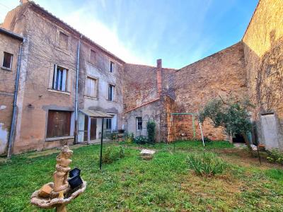 Bourgeoise House And Independent Gite With Large Wine Cellar, Courtyards And Garden.