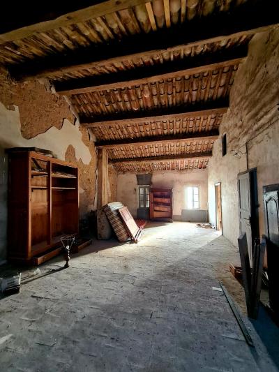 Bourgeoise House And Independent Gite With Large Wine Cellar, Courtyards And Garden.