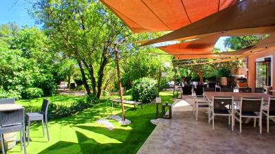Stunning 18th Century Property With 348 M2 Of Living Space On A 3899 M2 Landscaped Park With Pool An