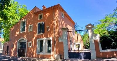 Stunning 18th Century Property With 348 M2 Of Living Space On A 3899 M2 Landscaped Park With Pool An