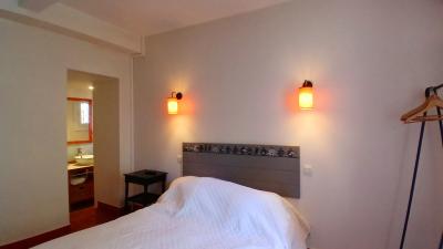 Stunning 18th Century Property With 348 M2 Of Living Space On A 3899 M2 Landscaped Park With Pool An