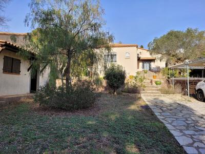 Charming Villa To Refresh With 100 M2 Of Living Space Plus An Independent Studio, On 900 M2 Of Land