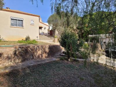 Charming Villa To Refresh With 100 M2 Of Living Space Plus An Independent Studio, On 900 M2 Of Land