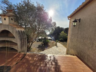 Charming Villa To Refresh With 100 M2 Of Living Space Plus An Independent Studio, On 900 M2 Of Land