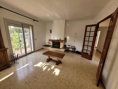 Charming Villa To Refresh With 100 M2 Of Living Space Plus An Independent Studio, On 900 M2 Of Land