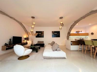 Superb Contemporary Flat With 4 Bedrooms And A Charming Patio In A Magnificent Port Town On The Medi