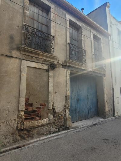 Large Stone Barn With 210 M2 Of Floor Space, In Need Of Renovation, With A Small Courtyard, Terrace
