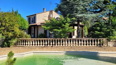 Pretty Villa In Need Of Updating, Offering 90 M2 Living Space On Charming 1311 M2 Plot With Pool And