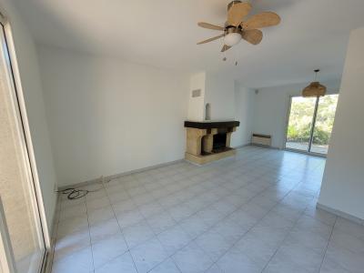 Pretty Villa In Need Of Updating, Offering 90 M2 Living Space On Charming 1311 M2 Plot With Pool And