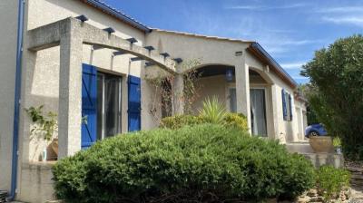 Very Comfortable Single Storey Villa With 4 Bedrooms And Garage On A Private Plot Of 700 M2.