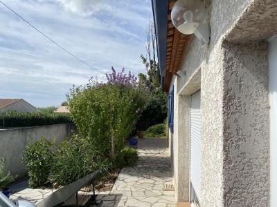 Very Comfortable Single Storey Villa With 4 Bedrooms And Garage On A Private Plot Of 700 M2.
